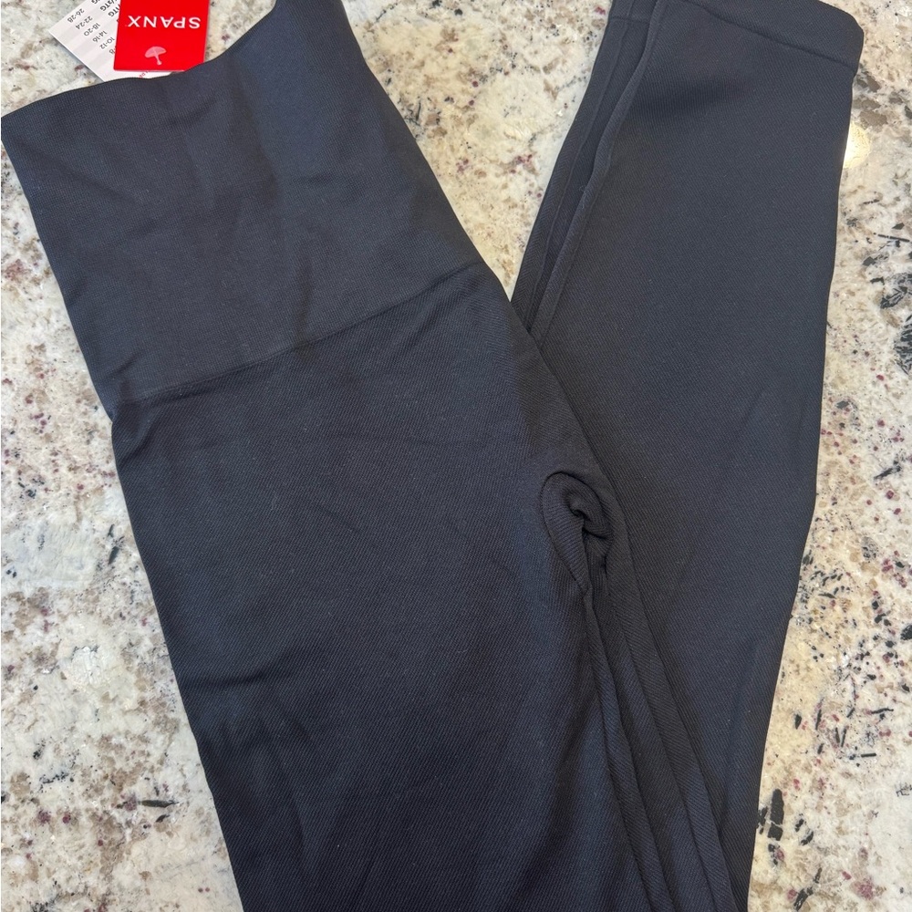 SPANX Look at Me Now Leggings - Very Black